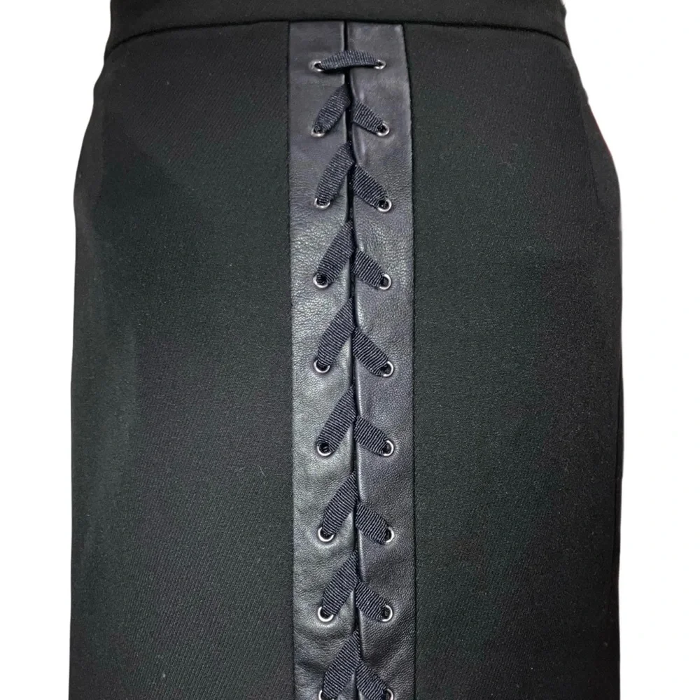 BCBG MaxAzria Knee Length Pencil Skirt Women's Black Lace Up Corset Back Sz 8